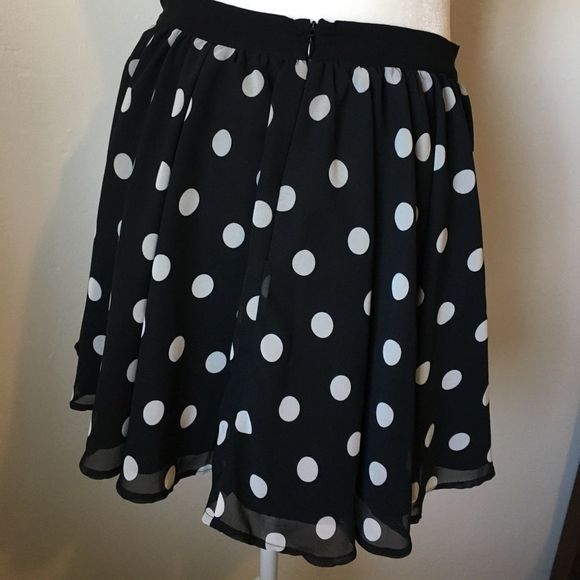 Guess Black and White Polka Dot Skirt LNC - Picture 4 of 6